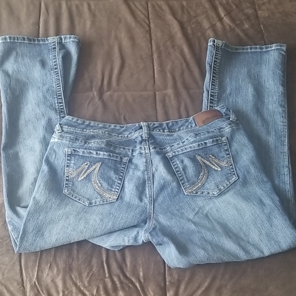 Jeans - Picture 2 of 3